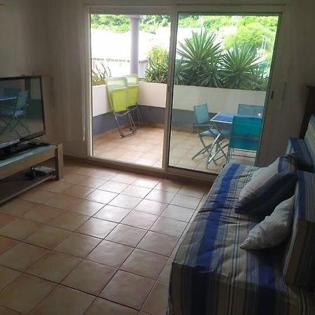 Charmant Appartement En Bord De Mer Avec Piscine Gourbeyre Exterior photo